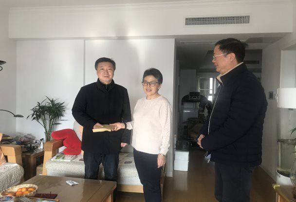 看望李凤霞老师