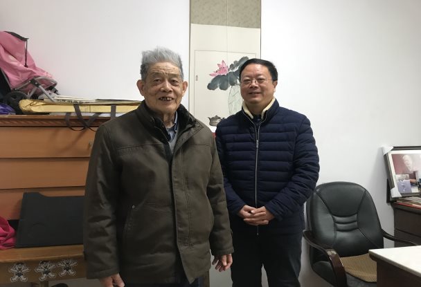 看望周培莲书记