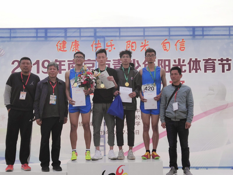 异程接力男子组冠军和教练合照1_副本.jpg