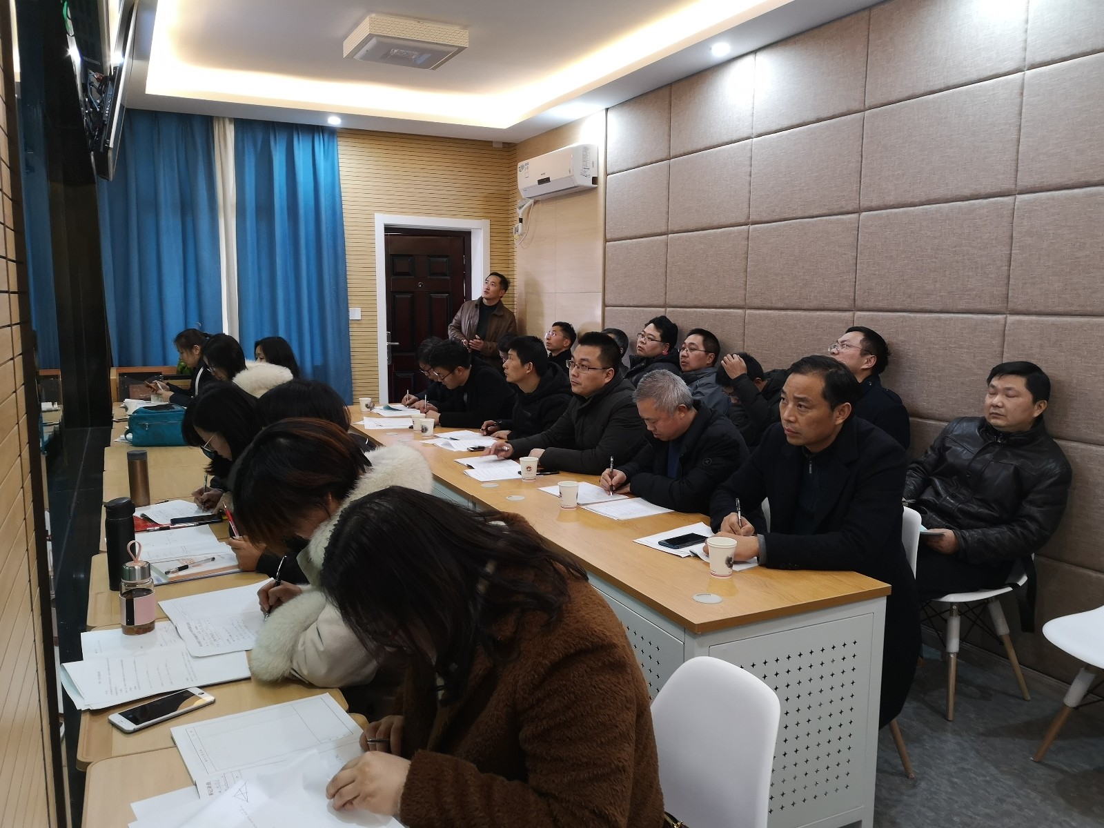 听课老师.jpg