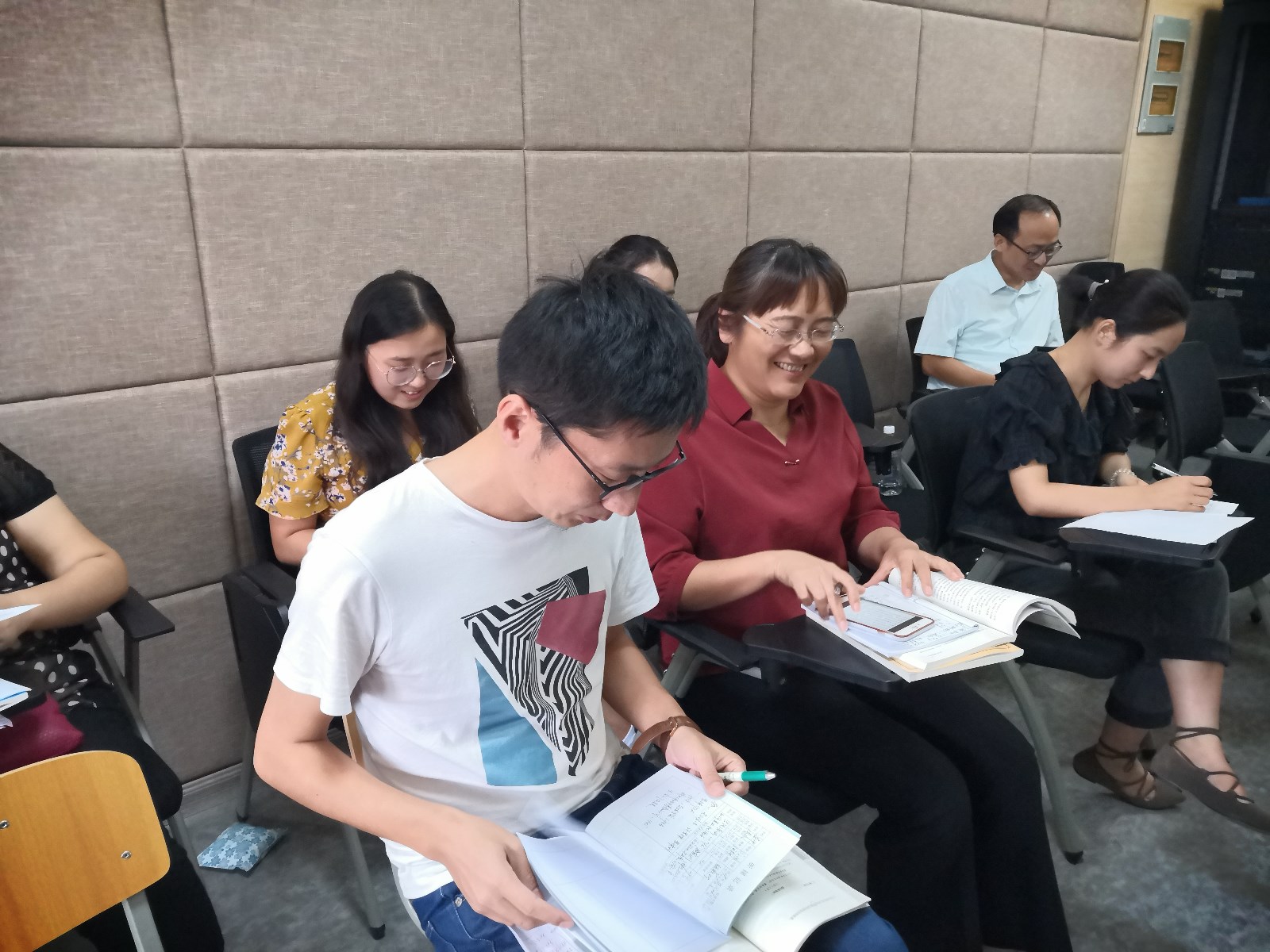 评黄大鹏的课.jpg