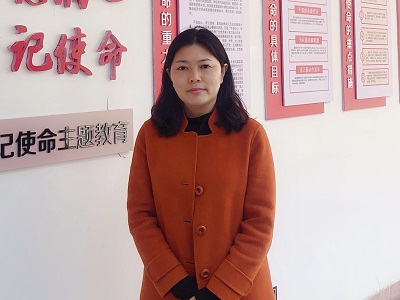 02党总支副书记、副校长：曾春霞.jpg