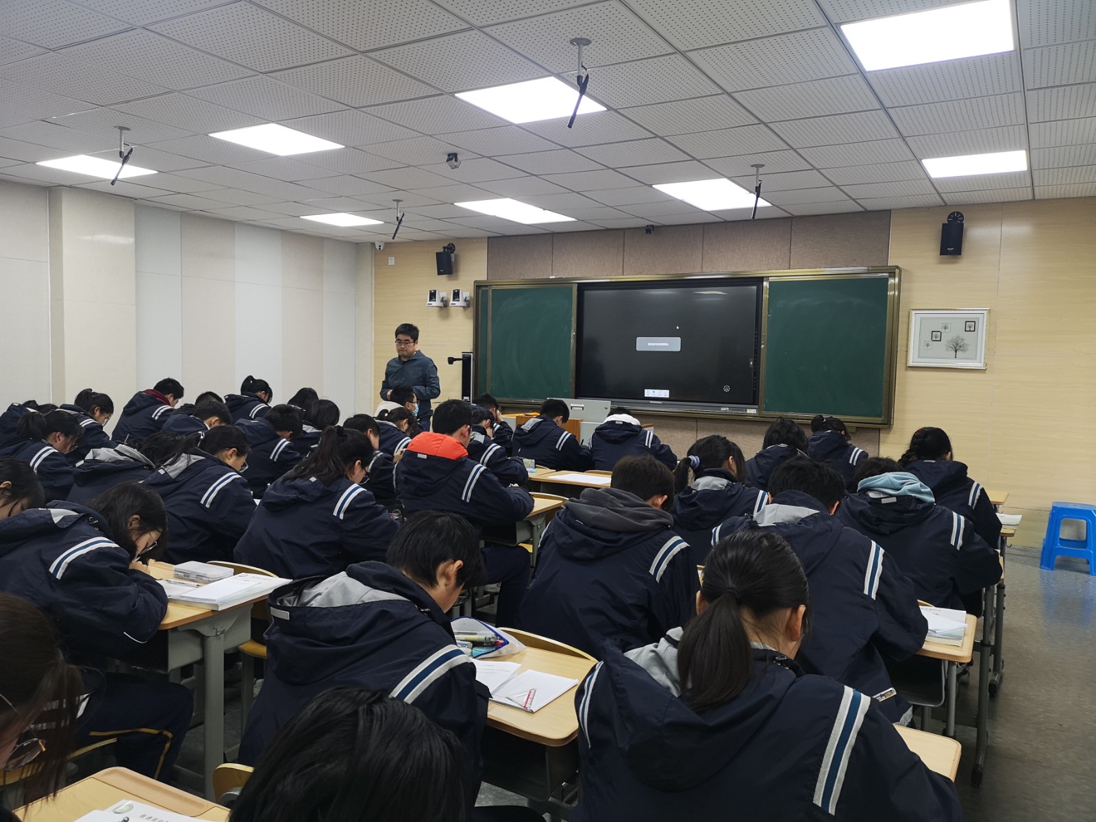 黄发老师.jpg