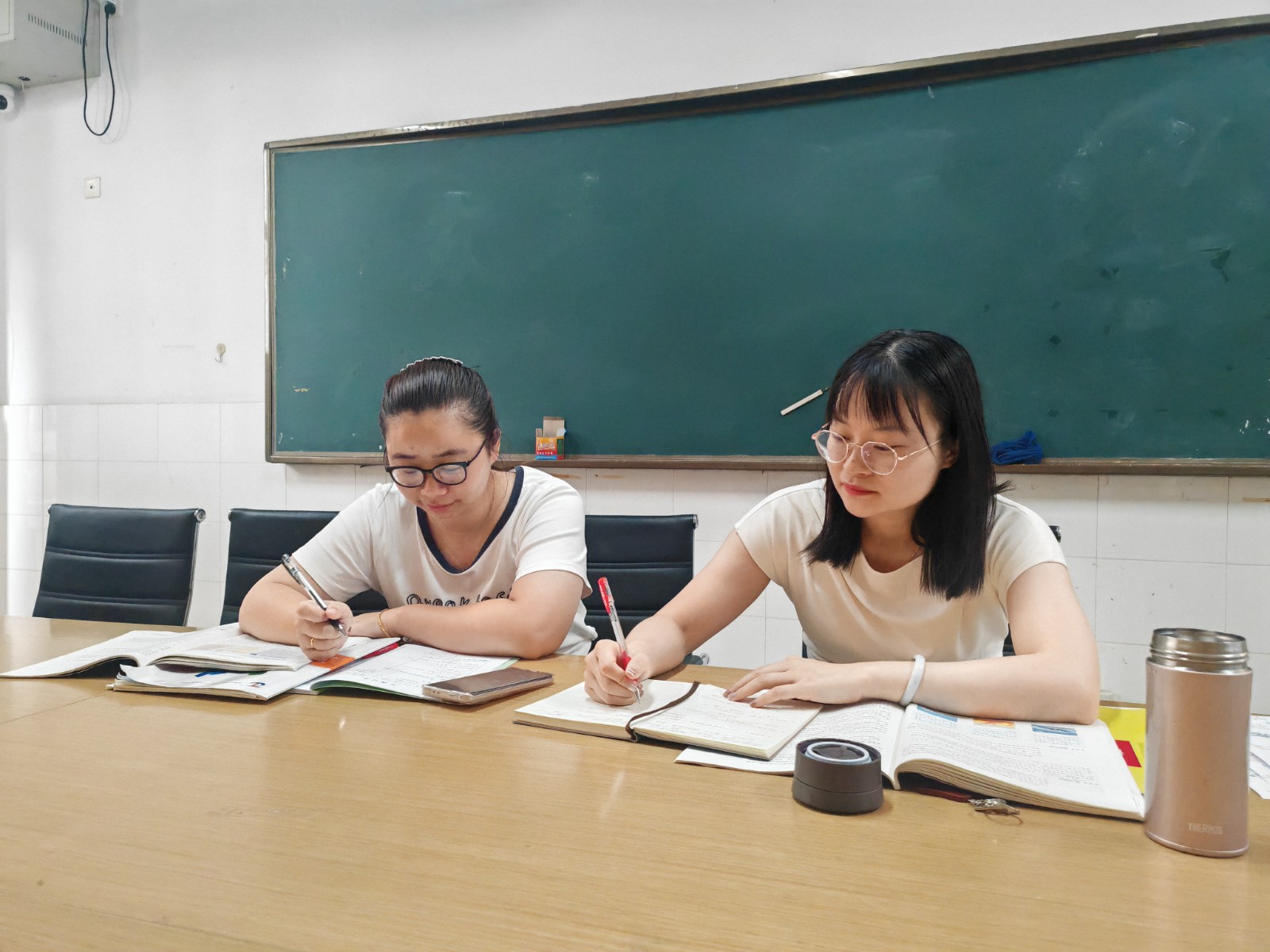 9.10集体备课图片.jpg 9.10集体备课图片.jpg